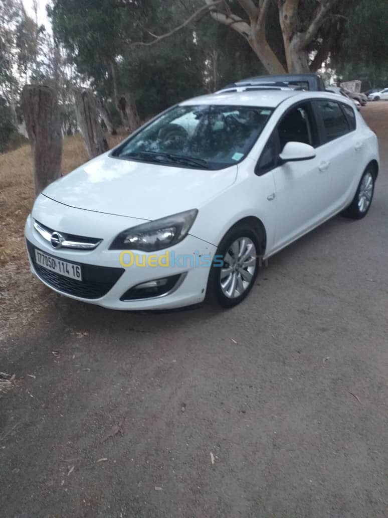 Opel Astra 2014 COSMO