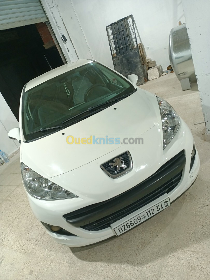 Peugeot 207 2012 Fennec