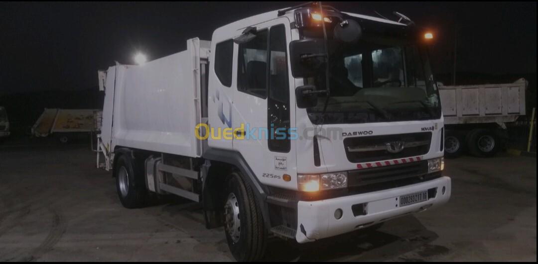 Daewoo  225 ps Camion béton suce 2017