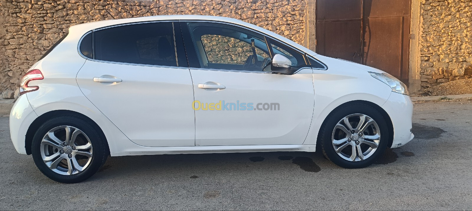 Peugeot 208 2015 Allure