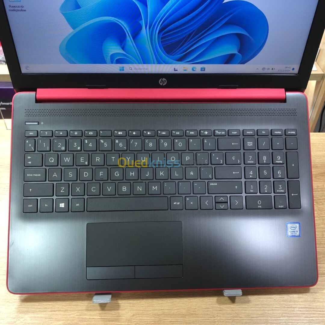 HP 15 I3 7020U 8GB 256SSD 15.6"