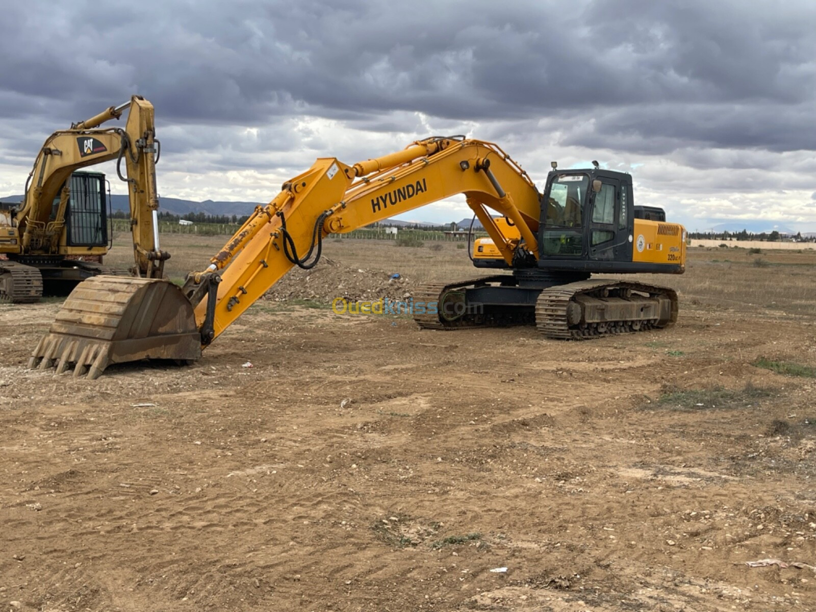 Location Location Hyundai 320 CAT 230 