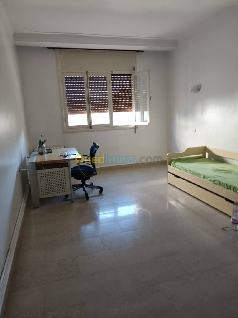 Location Appartement F4 Alger Dely brahim