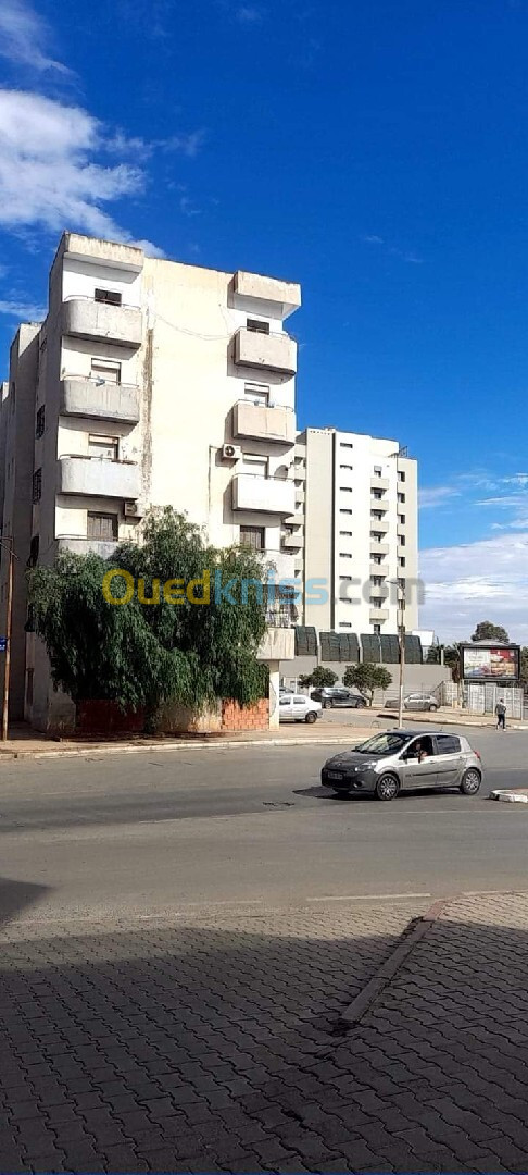 Cherche achat Appartement F3 Oran Oran