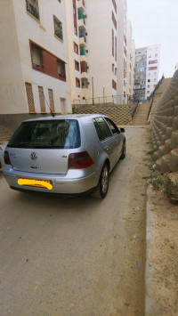 voitures-volkswagen-golf-4-2003-match-tiaret-algerie