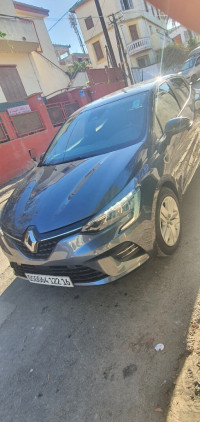 voitures-renault-clio-5-2022-business-hussein-dey-alger-algerie