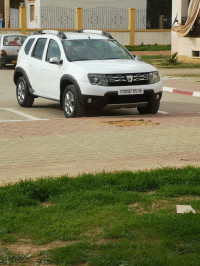 voitures-dacia-duster-2015-les-eucalyptus-alger-algerie