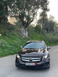 voitures-mercedes-gla-2015-clareson-annaba-algerie