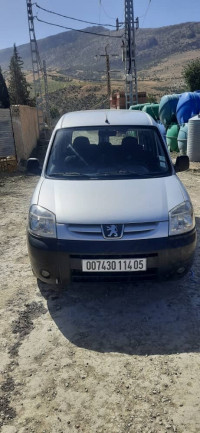 voitures-peugeot-partner-2014-oued-taga-batna-algerie