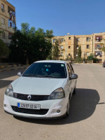 voitures-renault-clio-campus-2013-bye-tiaret-algerie