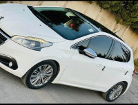 voitures-peugeot-208-2015-allure-facelift-el-eulma-setif-algerie