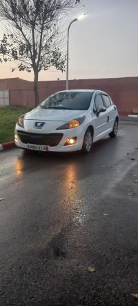 voitures-peugeot-207-2012-fennec-khraissia-alger-algerie