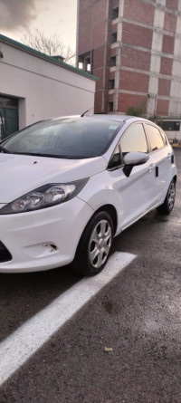 voitures-ford-fiesta-2012-el-harrach-alger-algerie