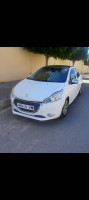 voitures-peugeot-208-2013-bouira-algerie