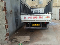 camion-mitsubishi-2009-algerie