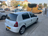 voitures-renault-clio-campus-2015-reghaia-alger-algerie