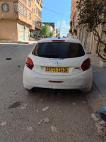 voitures-peugeot-208-2014-allure-bordj-bou-arreridj-algerie