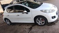 voitures-peugeot-207-2012-allure-chiffa-blida-algerie