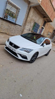 moyenne-berline-seat-leon-2018-fr15-oran-algerie