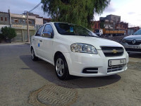 voitures-chevrolet-aveo-4-portes-2014-bordj-bou-arreridj-algerie