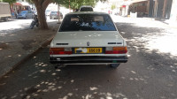 voitures-peugeot-305-1986-bouira-algerie