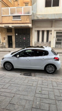 voitures-peugeot-208-2019-allure-facelift-saoula-alger-algerie