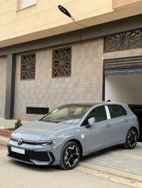 Volkswagen Golf 8 2025 8.5 R-LINE 300 TSI
