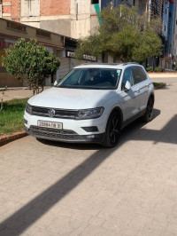 voitures-volkswagen-tiguan-2018-carat-oran-algerie