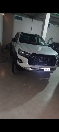 السيارات-النفعية-toyota-hilux-gr-2024-قسنطينة-الجزائر