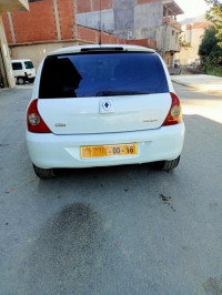 voitures-renault-clio-campus-2012-medea-algerie