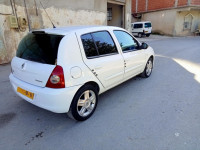 voitures-renault-clio-campus-2012-medea-algerie