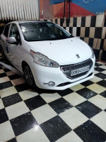 voitures-peugeot-208-2013-allure-saida-algerie