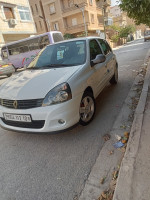 voitures-renault-clio-campus-2012-bye-bouira-algerie