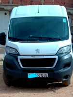 fourgon-peugeot-boxer-feranse-2015-boumia-batna-algerie