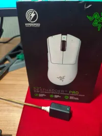 Razer dethader v3 pro with 8k hz dongle 