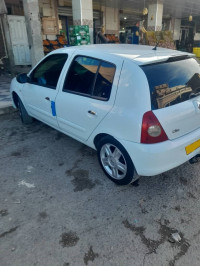 voitures-renault-clio-campus-2013-bye-bordj-bou-arreridj-algerie