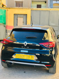 voitures-renault-clio-5-rs-line-2023-el-kerma-oran-algerie