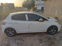 voitures-peugeot-208-2014-allure-guelma-algerie