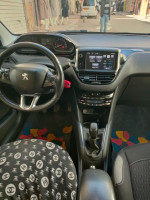 voitures-peugeot-208-2015-allure-facelift-khenchela-algerie