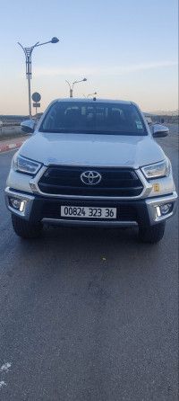 voitures-toyota-hilux-revo-2023-omania-drean-el-tarf-algerie