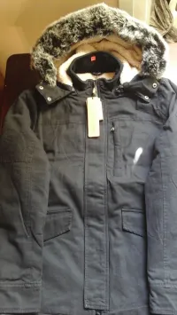 VESTE AVEC DES MODELE