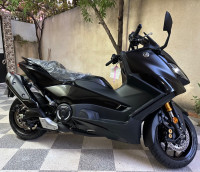 motos-et-scooters-yamaha-tmax-tech-dark-2024-guelma-algerie