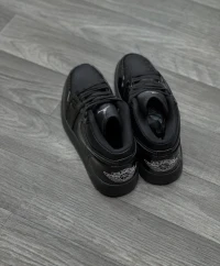 Baskette nike jordan one low black 