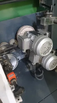 Plaqueuse de champ