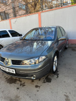 moyenne-berline-renault-laguna-3-2021-paris-tiaret-algerie