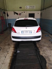 سيارات-peugeot-207-2012-عنابة-الجزائر