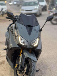 motos-et-scooters-yamaha-tmax-2015-laghouat-algerie