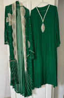 tenues-traditionnelles-robe-avec-son-kimono-hydra-alger-algerie