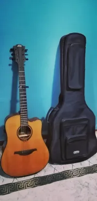 Guitare électrique/acoustique LAG Tramontane T200DCE