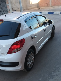 voitures-peugeot-207-2012-fennec-abou-el-hassan-chlef-algerie